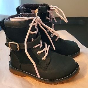 Toddler Uggs size 6